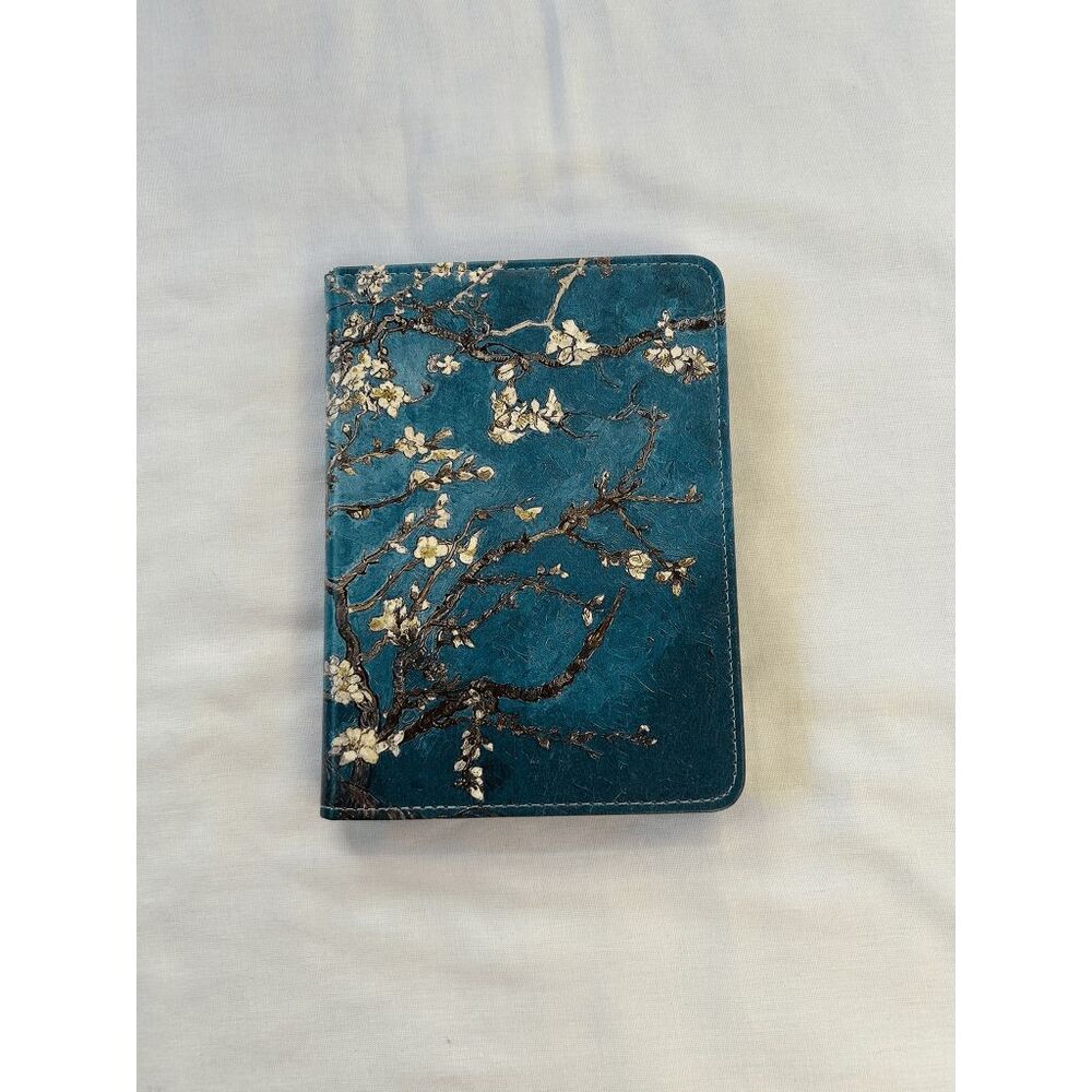 Kindle Paperwhite Case in Blossom, Blue, New